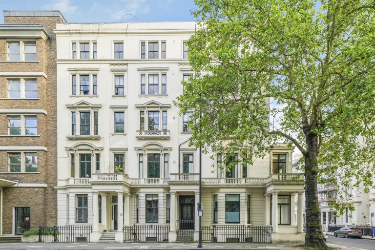 Cromwell Road, London