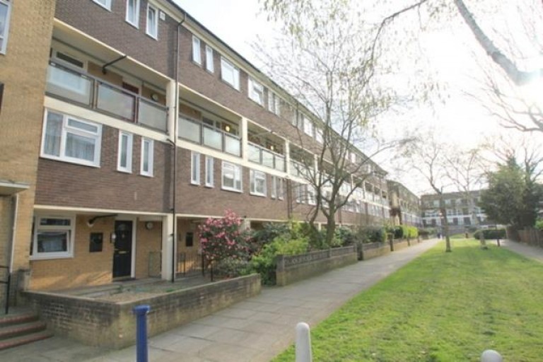 Creswick Walk, London