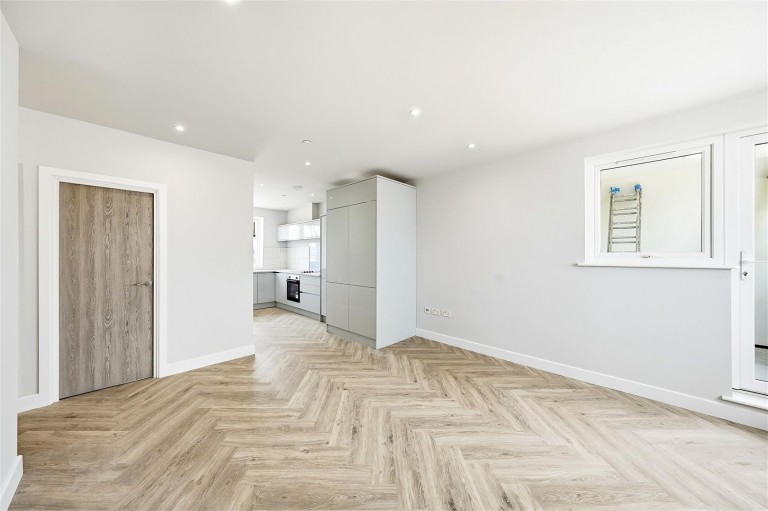 24 Pemberton Court, Portlet Street, London